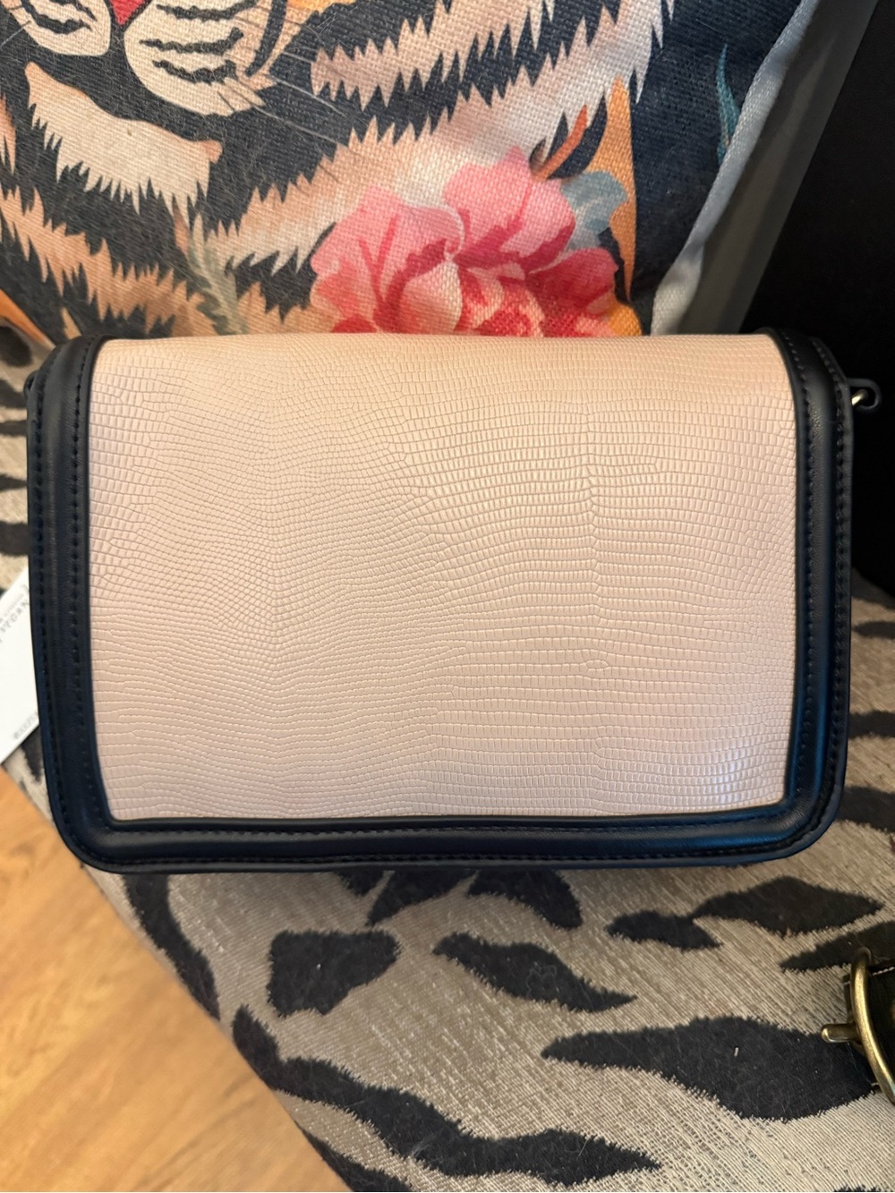 NWT Vegan Jules Kae Beige and Black Crossbody Bag - Picture 4 of 8